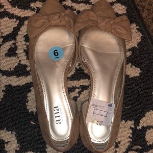 flats size 6. worn once! bought from ross!